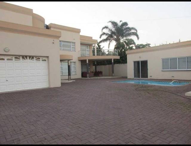 4 BEDROOM HOUSE FOR SALE IN OSLO BEACH